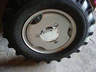 vends 4 pneus tracteur bcs spirit 70 AR