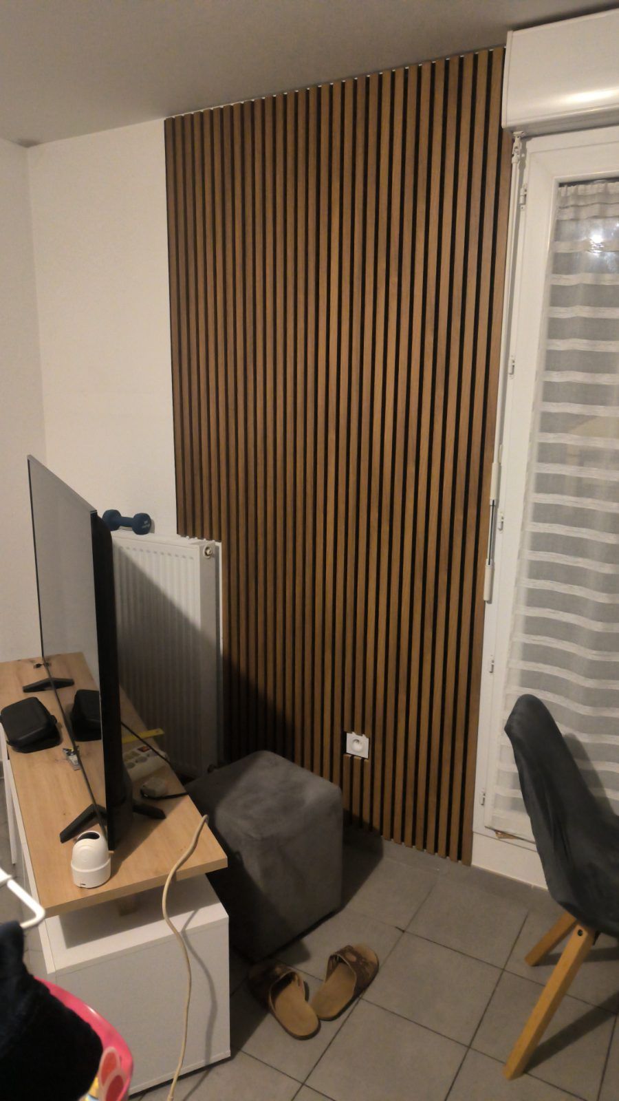 Installateur de panneaux acoustique en bois et de panneau PVC style marbre 
