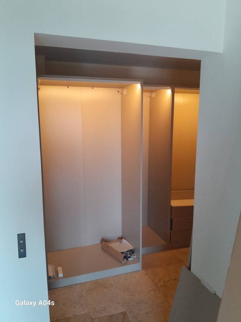 Homme sympa réalisé montage meuble sur cagnes sur mer