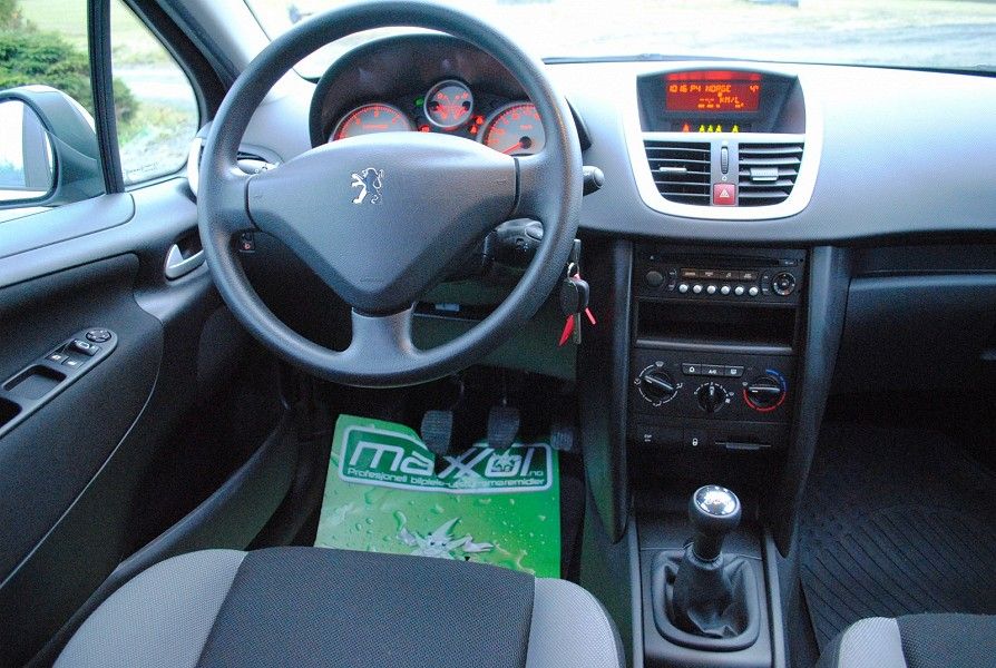 Photo 2 : PEUGEOT 207 1.6 HDI 16V 90 EXECUTIVE 5P