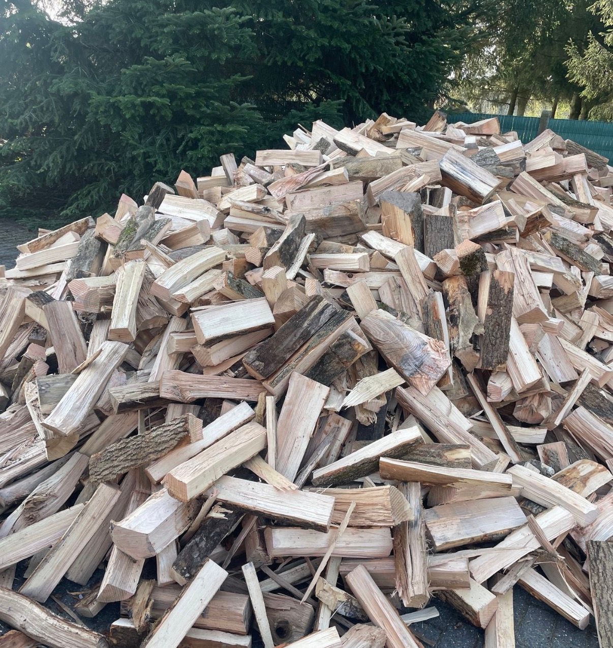 Vente de bois de chauffage sec de qualité livraison possible 