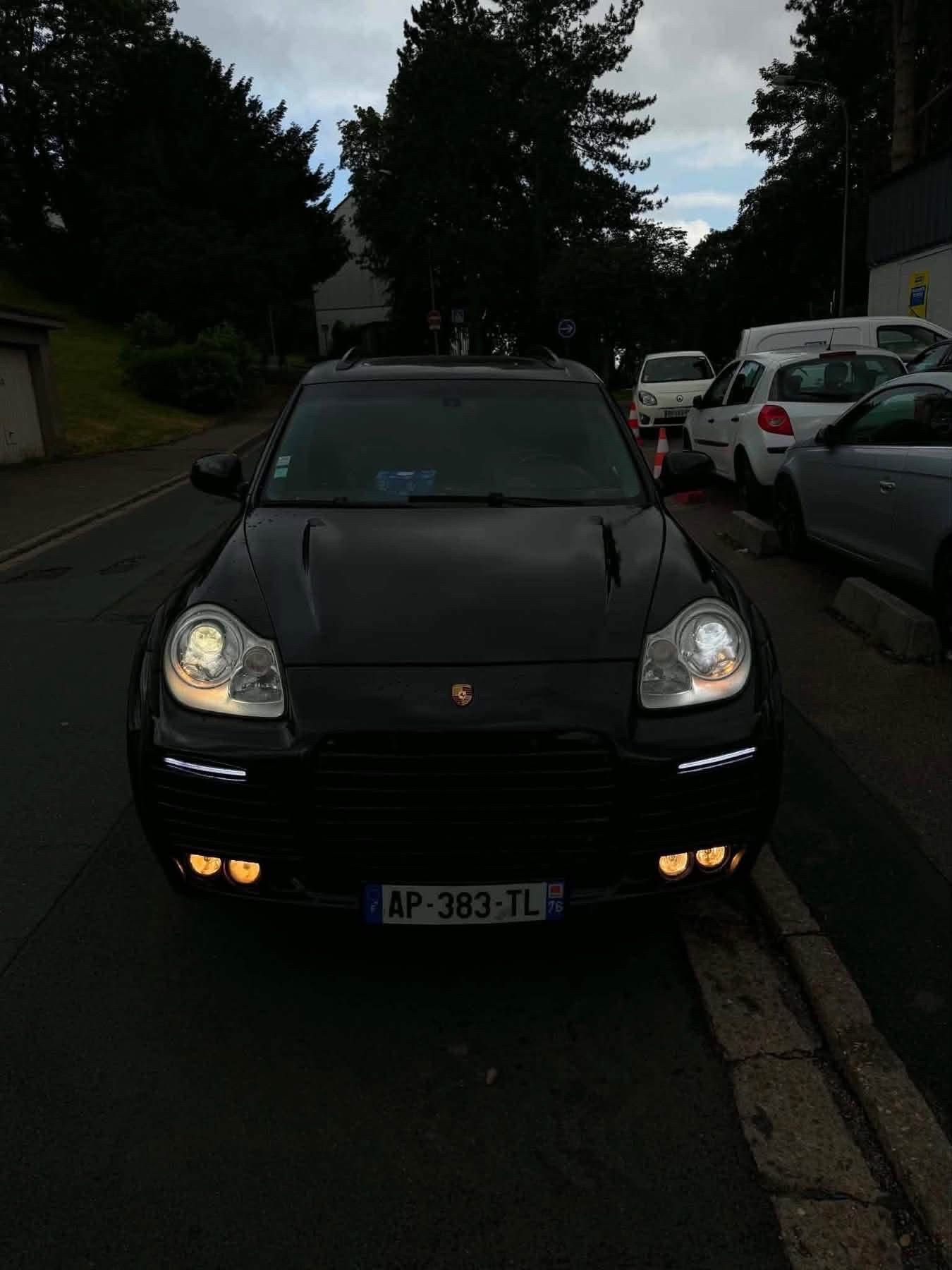 PORSCHE CAYENNE 