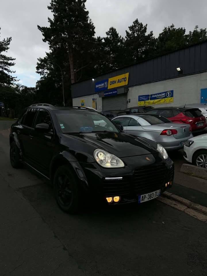 PORSCHE CAYENNE — photo 10